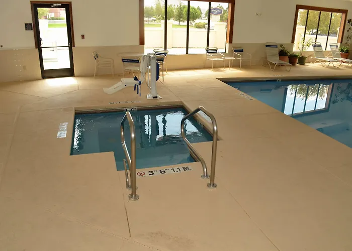 Hotel Surestay By Western Cheyenne
