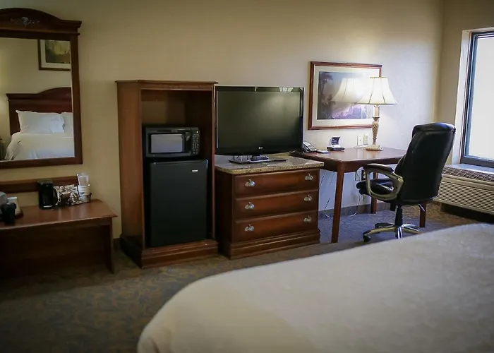 Hotel Surestay By Western Cheyenne